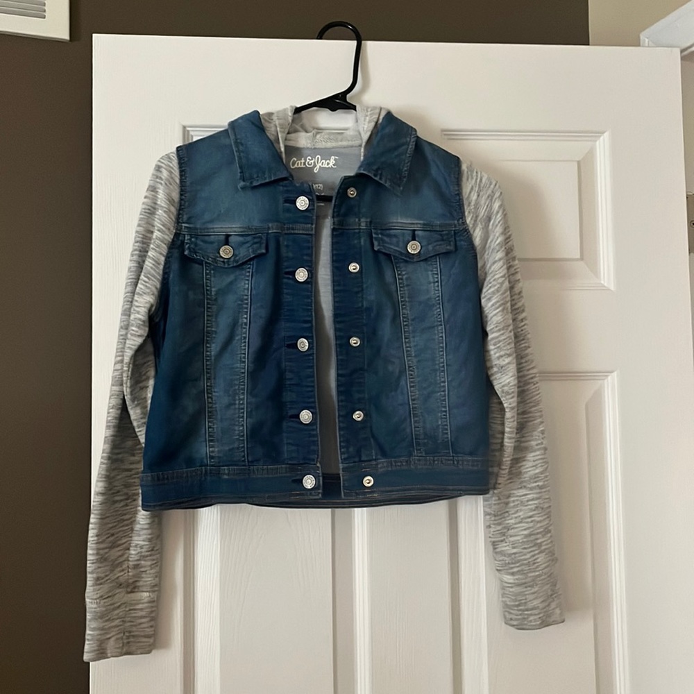 Jean jacket. Cat and Jack